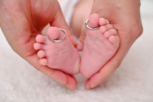 濮阳宝宝吃奶呕吐